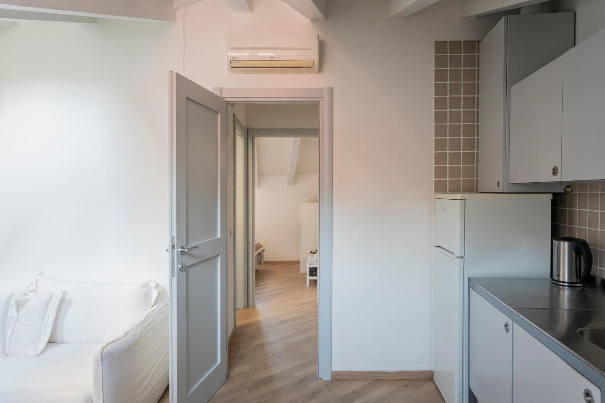 Apartment Alcova *